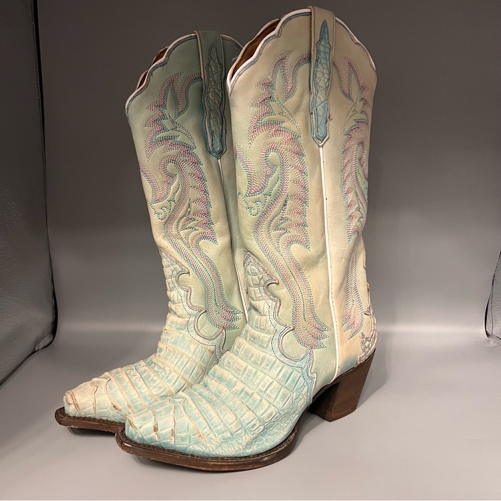 Women cowgirl turquoise purple pink undertones on ivory leather boots size 7 M